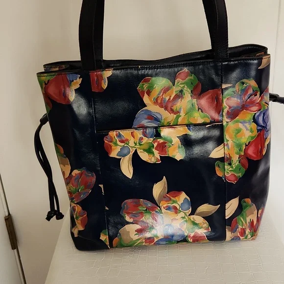 Patricia Nash navy floral handbag - Picture 3 of 7